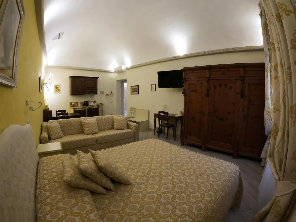 Five Roses Bed & Breakfast Pisa 2*,  Italy