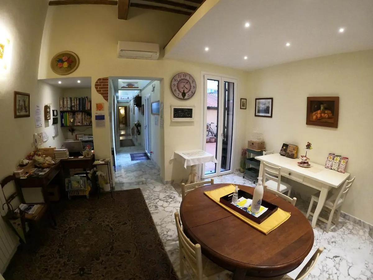 Five Roses Bed & Breakfast Pisa