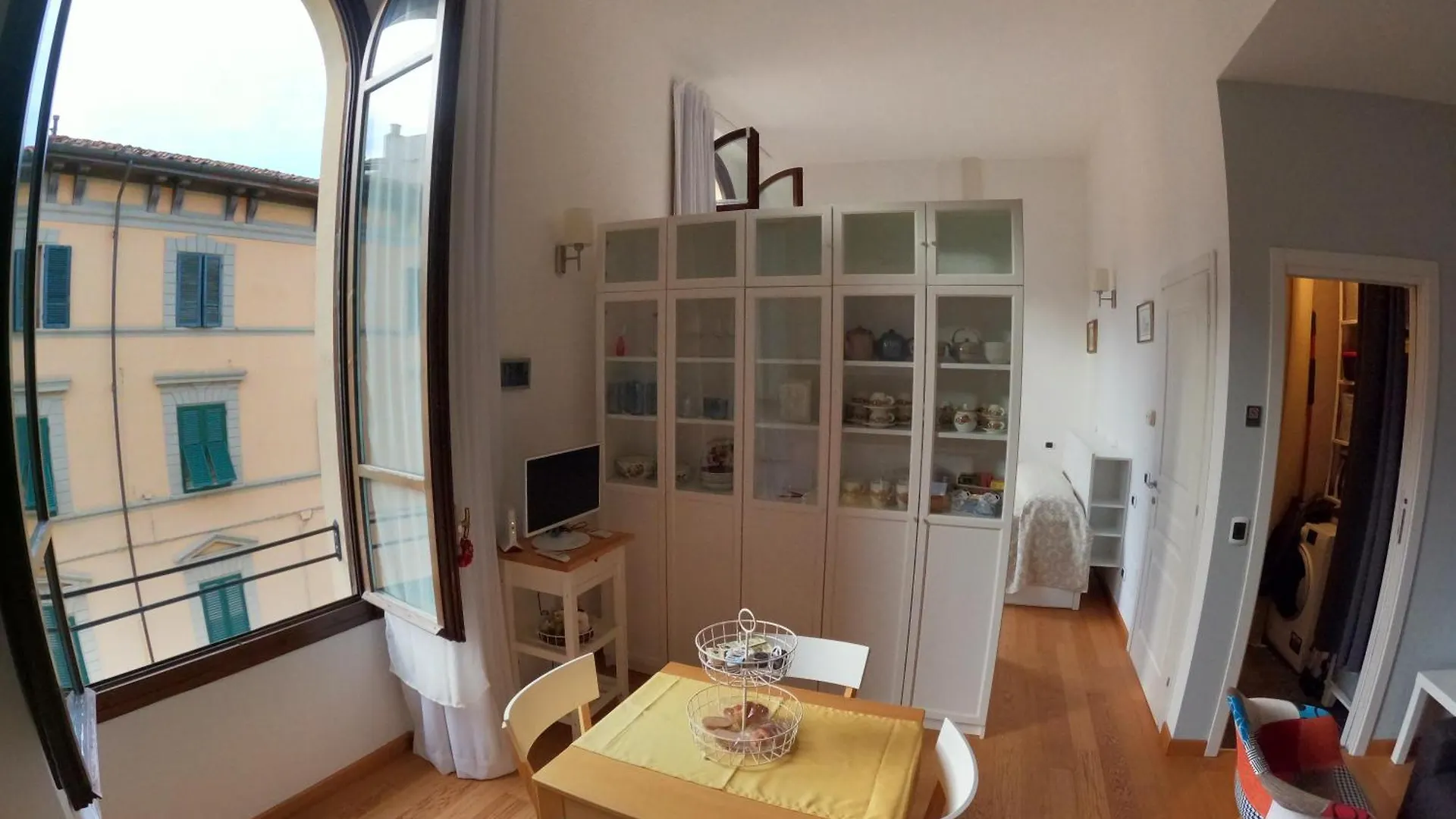 **  Five Roses Bed & Breakfast Pisa Italy