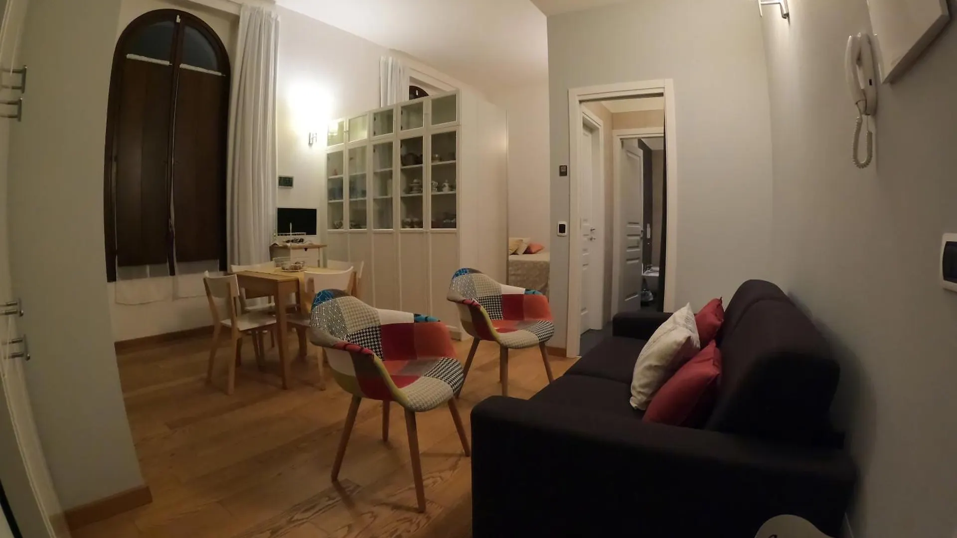 Five Roses Bed & Breakfast Pisa Italy