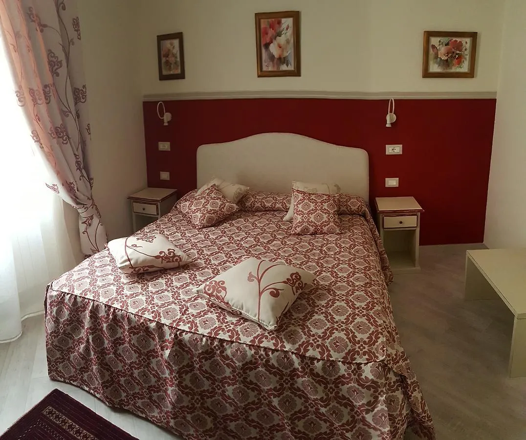 Five Roses Bed & Breakfast Pisa 2*,